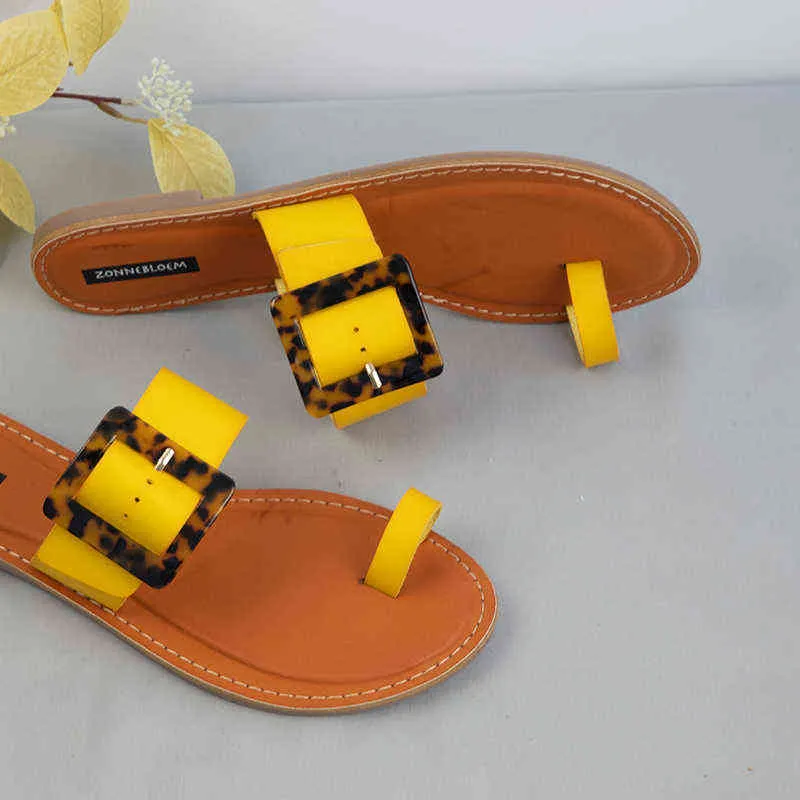 Sandels nya sandaler för kvinnor sommar utanför stranden Flat glides skor designer mode stil tofflor kvinna läder grundläggande flip flops 220303