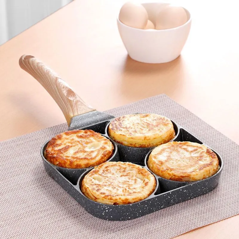 4 Gat Omelet Pan Voor Burger Eieren Ham Pannenkoek Maker Houten Handvat Koekenpan Non-stick Koken Ontbijt 201223162f