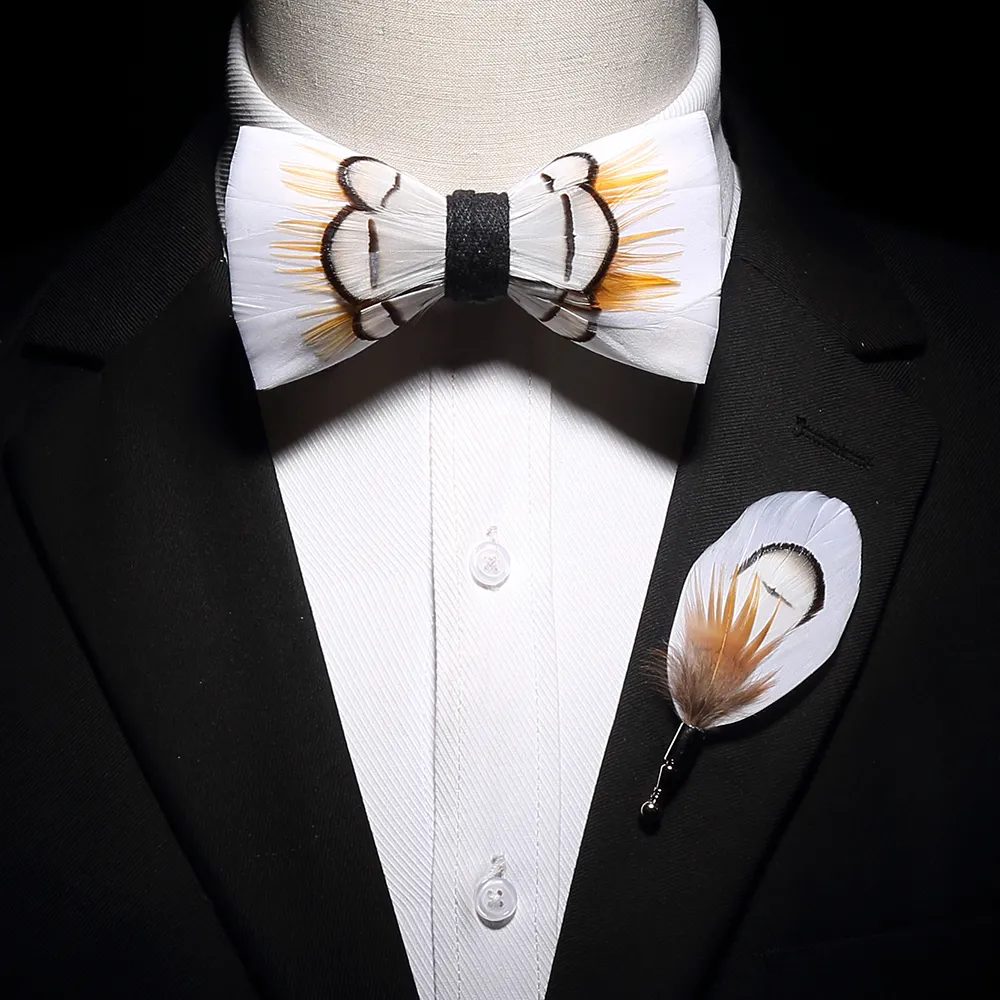 Ricnais Nouveau Original Plume Bow Tie Broche Set Blanc Bule Coloré À La Main Exquis Bowtie Pour Hommes Cravates De Mariage Cadeau avec Boîte 201027