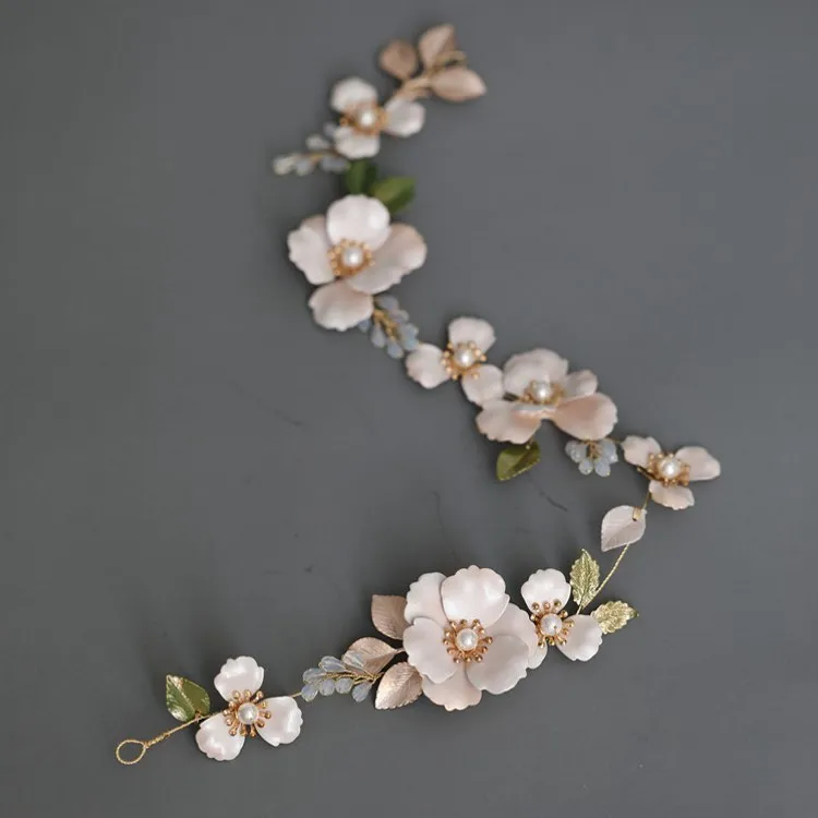 繊細なゴールドの花の結婚式のヘッドバンドティアラグリーンリーフブライダルヘアリースクラウン手掛け女性ソフトヘアバンドアクセサリーJ0113