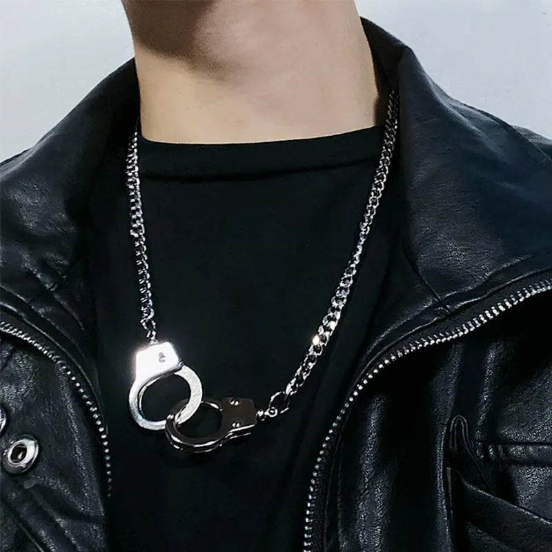 HUANZHI Vintage Punk Handboeien Hanger Chain Link Klassieke Hip Hop Zilver Kleur Eenvoudige Stijl Paar Ketting Voor Mannen Jewelry269f