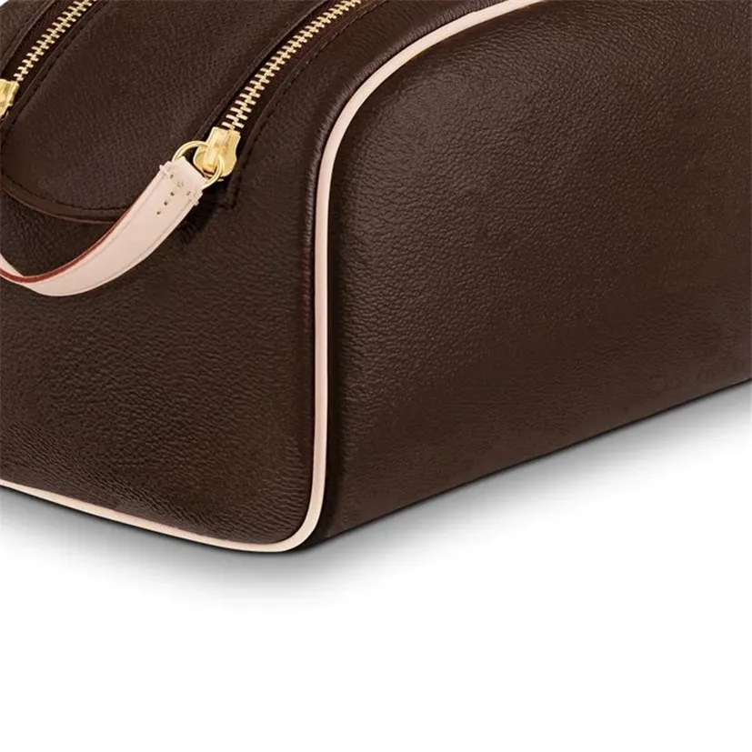Kvinna Luxurys Designers Fashion Toatetry Pouch Cosmetic Cases Womens Makeup Bag Travel P￥sar Koppling Handv￤skor Purses Mini Pl￥nb￶cker 79243S