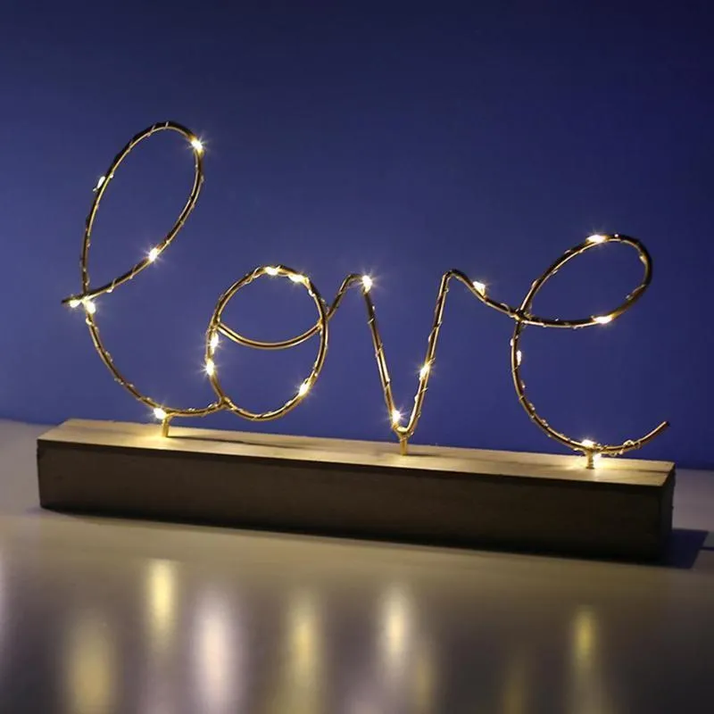 LOVE HOME Adornos de letras con lámpara LED Estatuillas de madera decorativas para el hogar para el dormitorio Craft Niños Regalo de Navidad Y201020