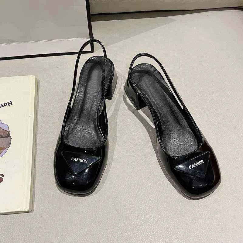 Sandels été nouveau Style coréen bout plat carré tête sangle deux vêtements sandales femmes pantoufles pour 220303