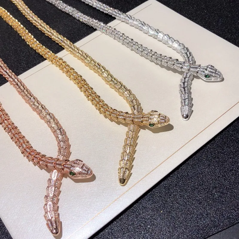 Luxury Fashion Lady Brass Full Diamond Scales Green Eyes Zircon Snake Serpent 18k Plated Gold Neckor Chokers 285G