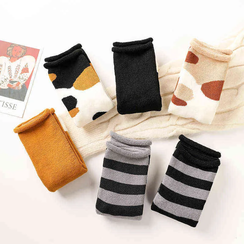 6 пар счастливые подарок повседневные носки для женщин забавный мультфильм милый кот лапы носки Harajuku упаковывает дамы зимние хлопковые наборы экипажа носки 211221