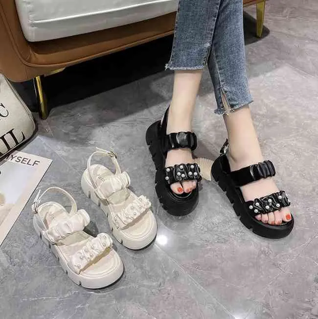 2021 Sommar damer Sandaler Skor för kvinnor Comfy Soft Leather Women's Sandals Wedge Low Heels Skor Tjock botten X220214