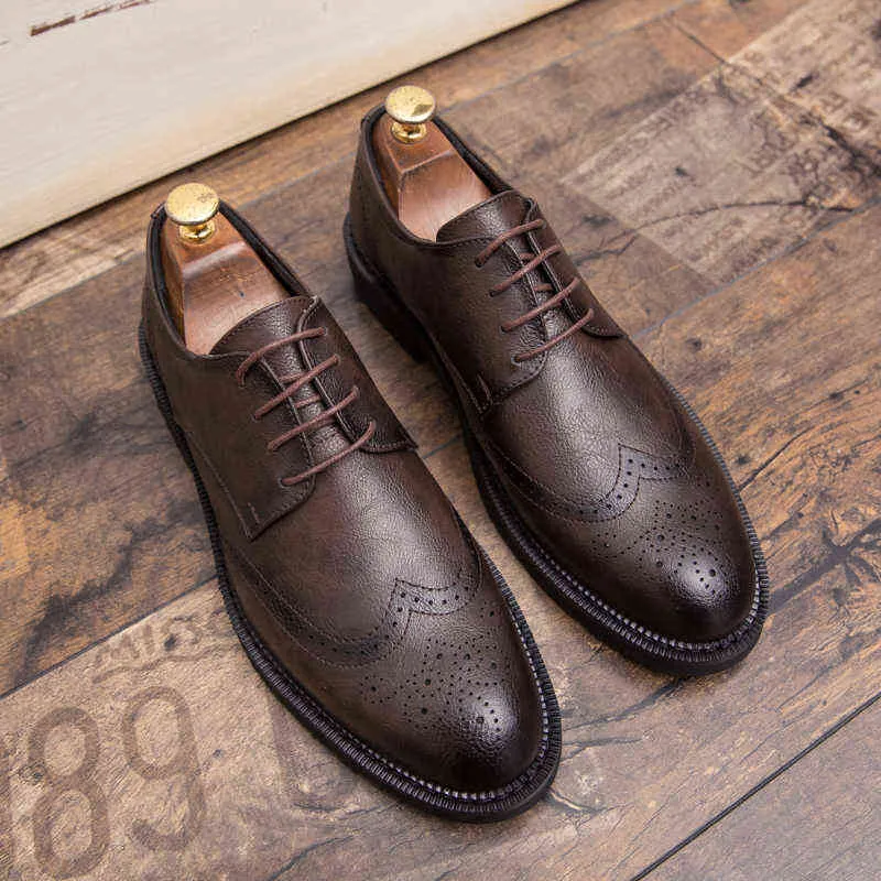 Платье обувь плюс размер 38-47 Мужчины Брогуя мода Оксфорд мужской хорошо одетый джентльмен обувь ручной работы для современных Zapatos 220223