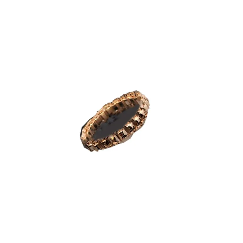Pierścienie designerskie rivet clash de love pierścień dla kobiet stały kolor platowany złota bague homme metalowy cenny mody biżuterii luksusowy pierścień C230G