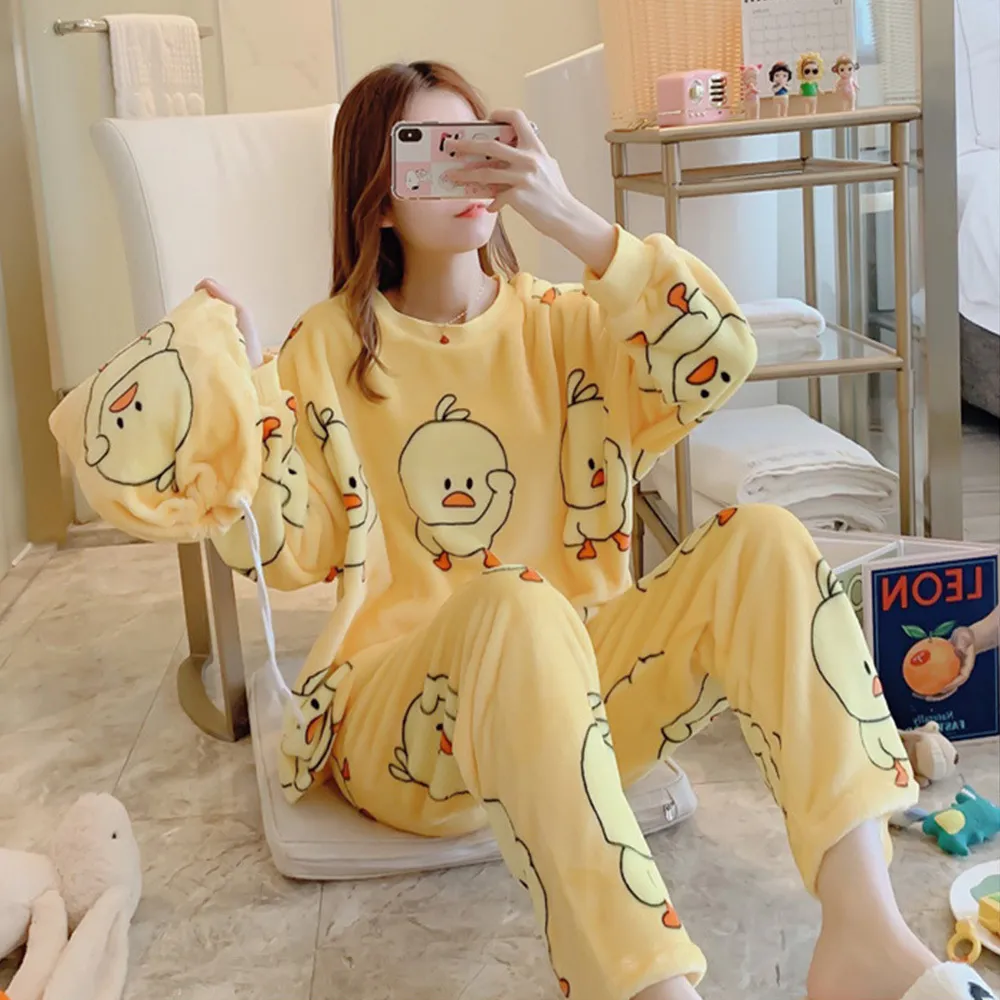 Kış Kadın Sevimli Flanel Pijama Takımı Karikatür Küçük Sarı Ördek O-Boyun Pijama Kalınlaşmış Sıcak Pamuklu Pijama Ev Giyim Y200708