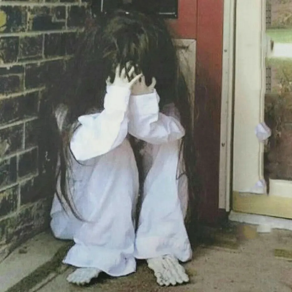 Muñeca fantasma llorando Control de voz Adornos de bebé fantasma aterrador para Halloween Fiesta temática Casa encantada Accesorios de decoración de KTVBar Y201006164440