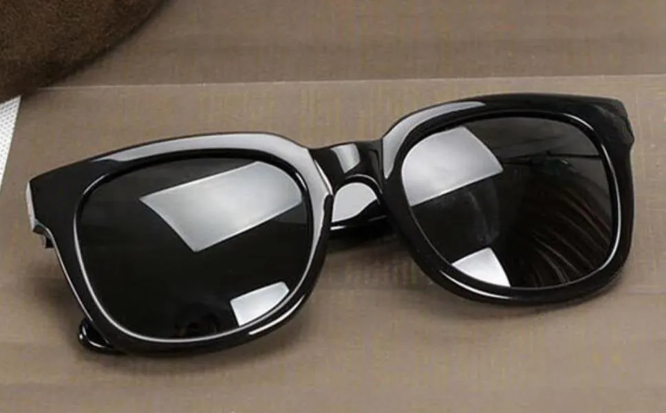 Wholesalluxury Top Qualtiy New Fashion Sunglasses for Man Woman Eyewear Ford Designe 2021218J