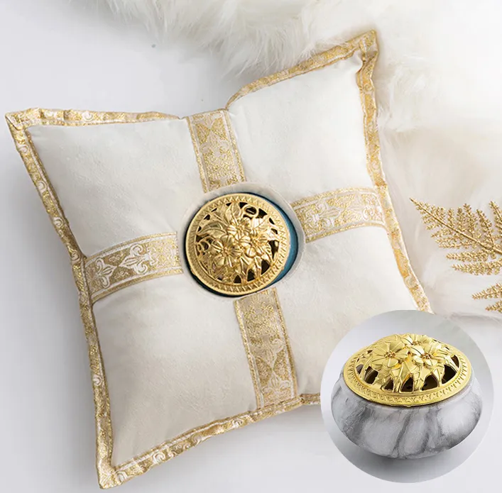 Ближневосточный роскошный керамический благовоний -подушка держатель Creative Golden Cushion Home Tea House Accessories 30x30 см Y200103