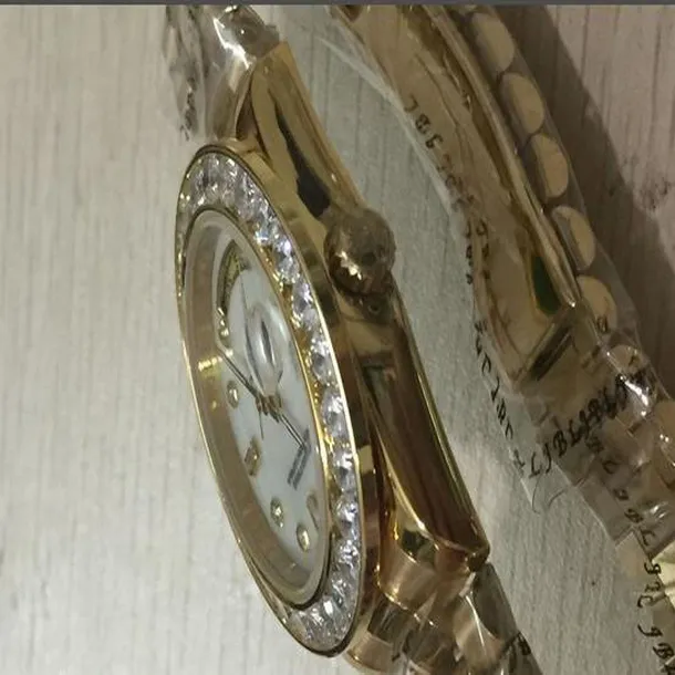 Orologi di lusso Orologio da donna di alta qualità 36mm Day Date President Oro 18 carati Bianco MOP Quadrante con diamanti più grande Lunetta Quickset 2Y automati260P