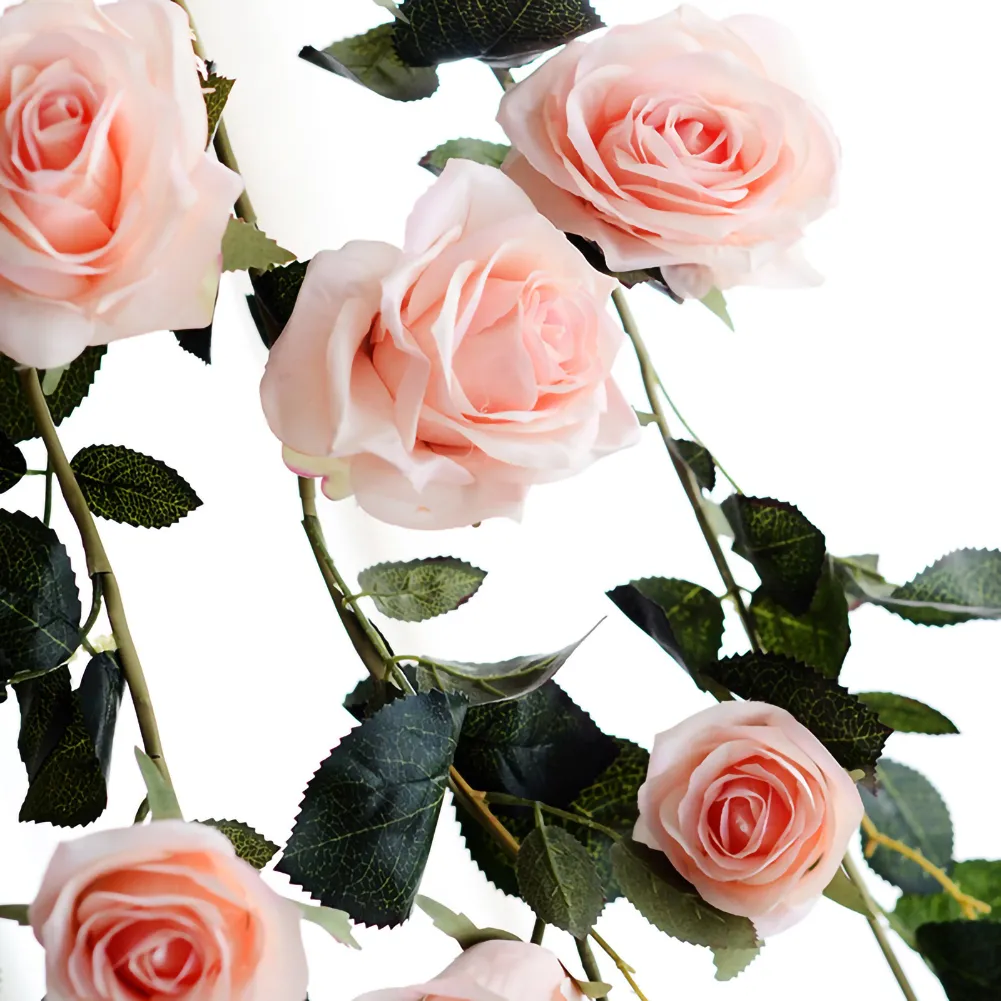 Red Róży Sztuczne Róże Kwiaty Wall Rattan String Winorośl Z Zielonymi Liśćmi Wisząca Ściana Girlanda Dla Domu Ślub Ogród Decor Y0104