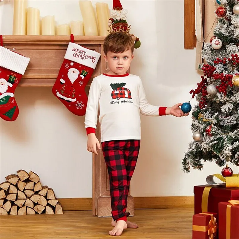 2020 New Christmas Family Pajamas Set Adult Kids Sleepwear Sets Tops+Plaid Pants Xmas Family Look Matching Outfits LJ201111