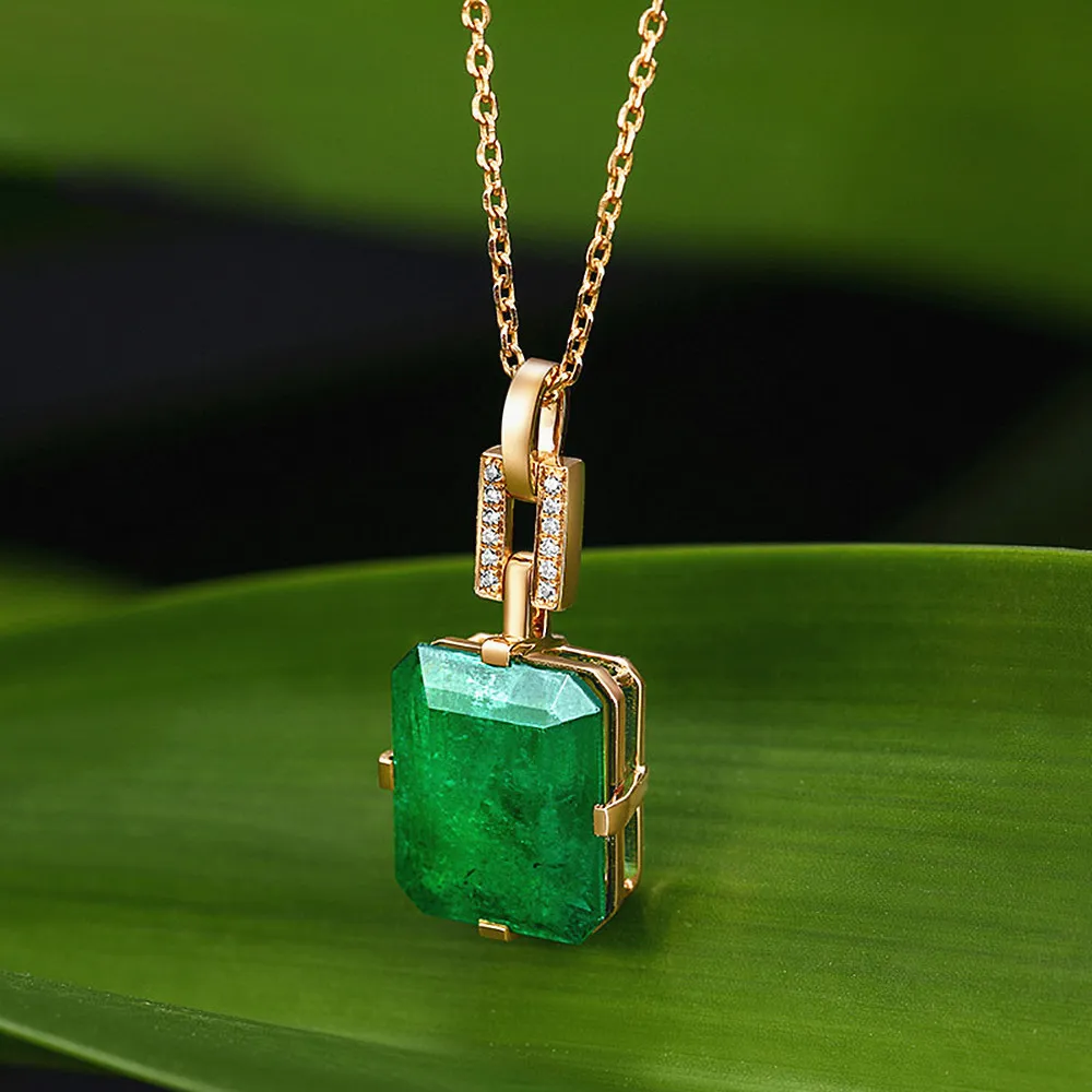 أزياء خضراء خضراء كريستال الزمرد الأحجار الكريمة الماس قلادة قلادة للنساء مجوهرات اللون الذهبي بلوجو باجي LJ20104872642