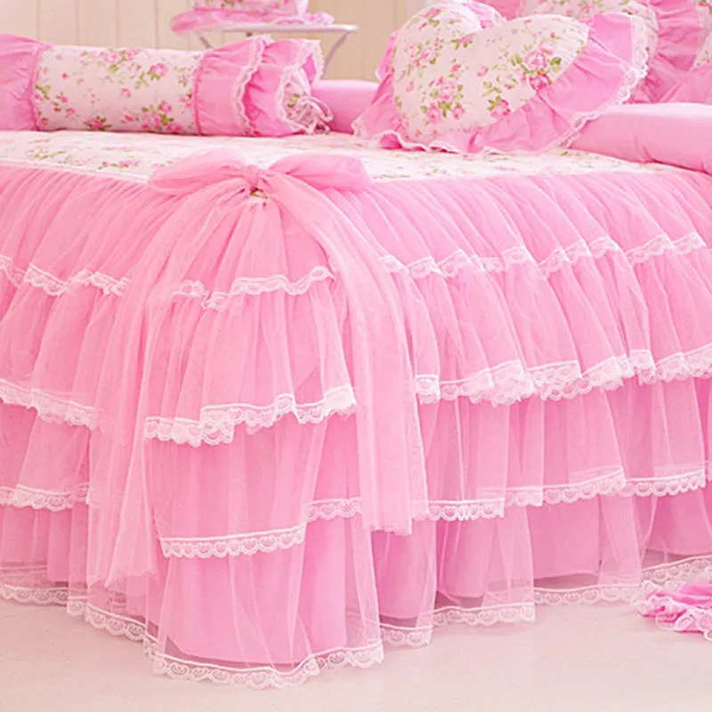 Style coréen rose dentelle couvre-lit ensemble de literie roi reine 4 pièces princesse housse de couette jupes de lit literie coton textile de maison 201209213J