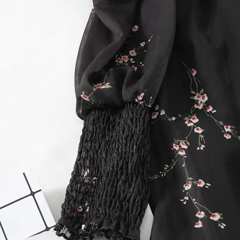 Gasa de seda sexy negro retro, estampado de flores, mangas largas esponjosas, estilo casual, mini vestido,