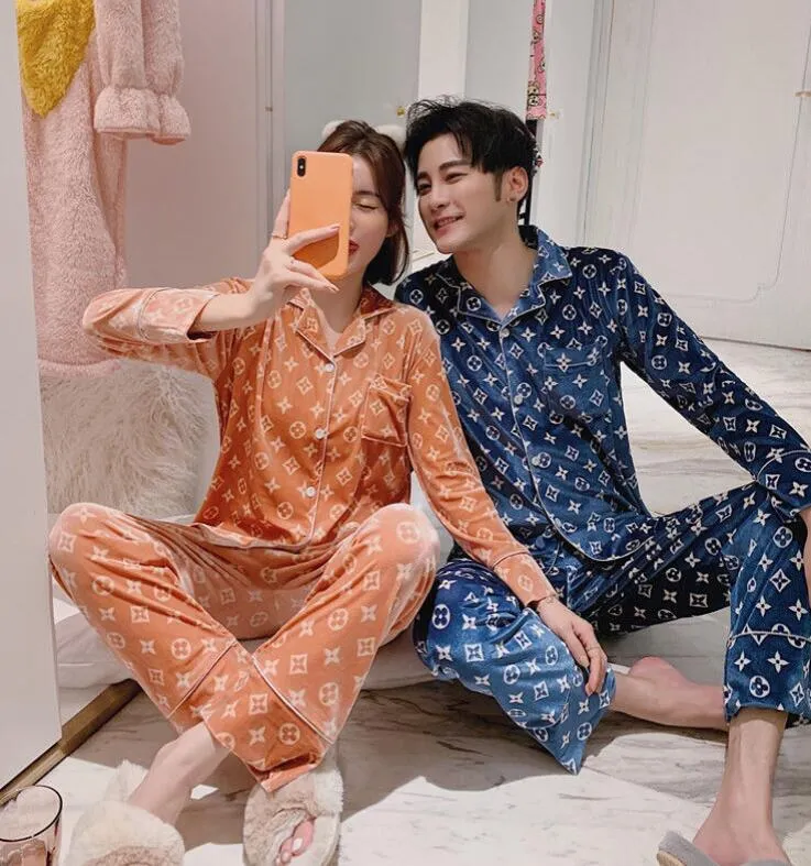 2021 Vana Javeasen Autumn Winter Coral Velvet Couple Pajamas Set Oneck Plus Size Home Service Suit Casual Sleepwear Nightwe6516332