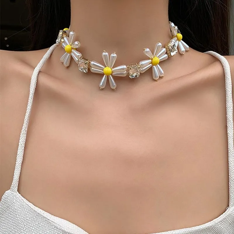 MENGJIQIAO Collana girocollo con fiore di perla gialla moda coreana donne ragazze eleganti pendenti in cristallo di metallo regali feste1295P