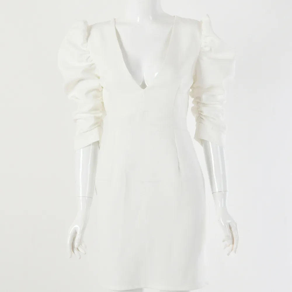 فستان نسائي أبيض عميق برقبة على شكل V وأكمام منتفخة بدون ظهر فستان شتوي أنيق لحفلات الكريسماس Vestidos Y0118