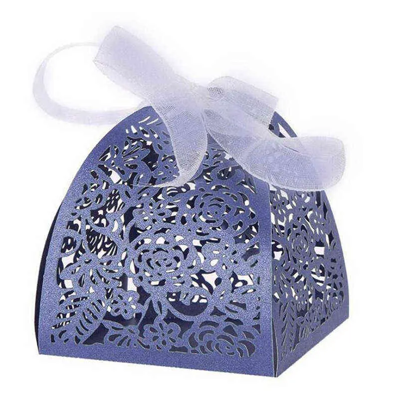 100st Laser Cut Rose Flower Candy Boxes Bag Guest Favors Presentkartonger Paket Baptism med Ribbon Födelsedag Bröllopsfesttillbehör H1231