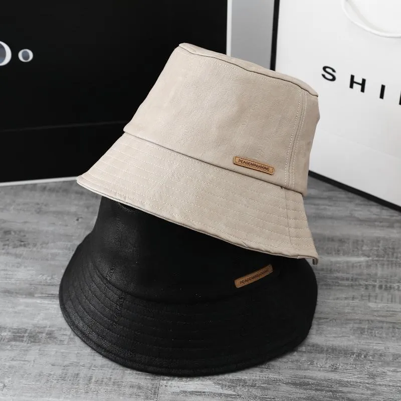 Stingy Brim Hats Bucket Hat Retro Leather Fisherman Simple Letter Märkning Solid Color Basin Outdoor Par1217s
