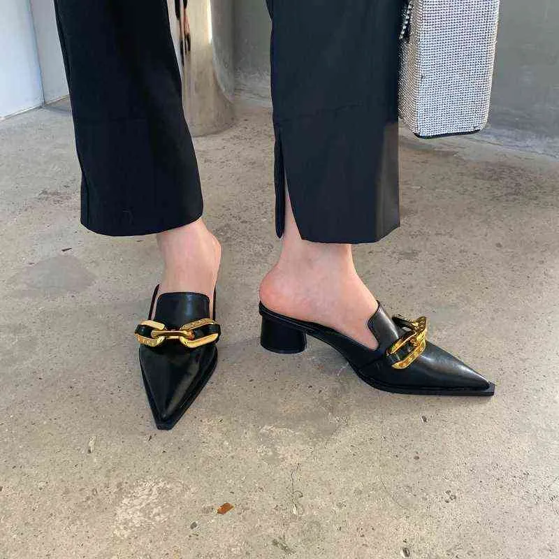 2022 Sommer Luxusmarke Frauen Schwarze High Heels Pantoffeln in der Nähe von Toe Block Heels Mules Designer Slip on Slides Slides Party Shoes6656987