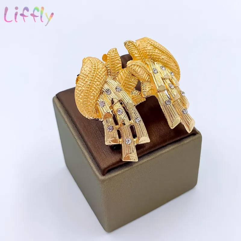 Nigeryjskie zestawy biżuterii modowej kształt liści Naszyjnik Złota Bransoletka Kobiety Dubaj Biżuteria Zestaw Kolczyki Wedding Bridal Crystal Pierścień 20122222