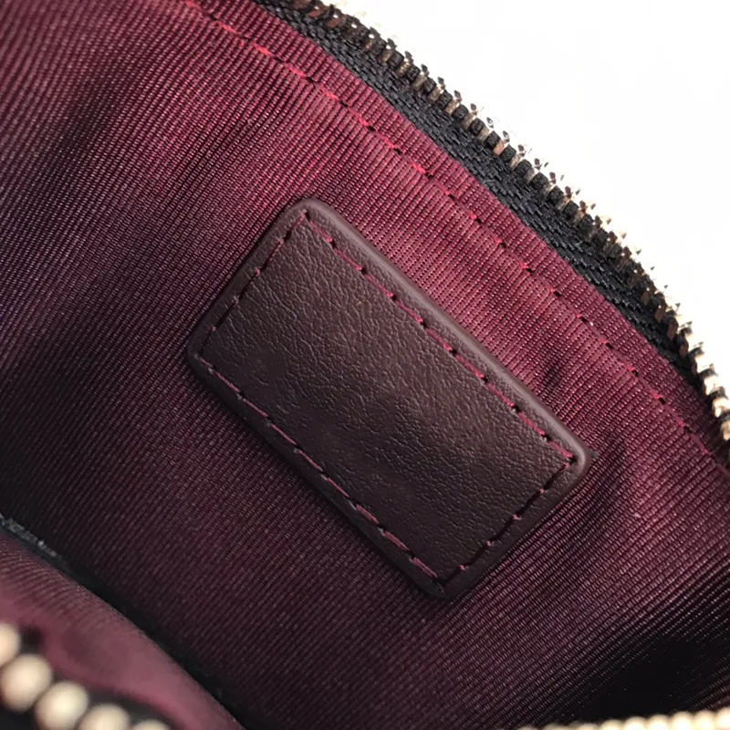 Die Mode -Brieftasche 037422 Klassischer Chic Style öffnet und fügt wichtige Karten mit 5 Kartenschlitzen auf den hinteren Modetaschen im Perfect9183141 ein