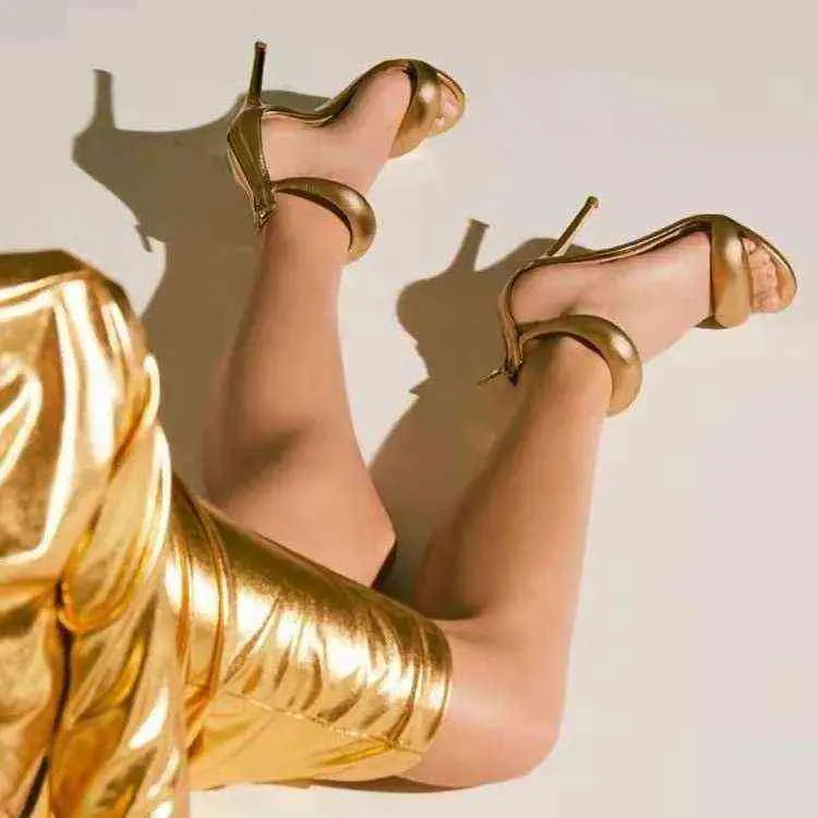 Sandels New Women s Sandals Gold Back Zipper Bout rond Noir Talons hauts Chaussures d'été pour la mode Stilettos Zapatos Mujer 220303