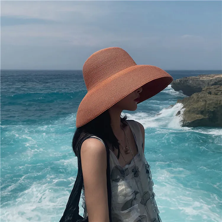 Hepburn chapéu de palha afundado ferramenta de modelagem em forma de sino chapéu de borda grande vintage biliidade turista praia atmosfera 201013258f
