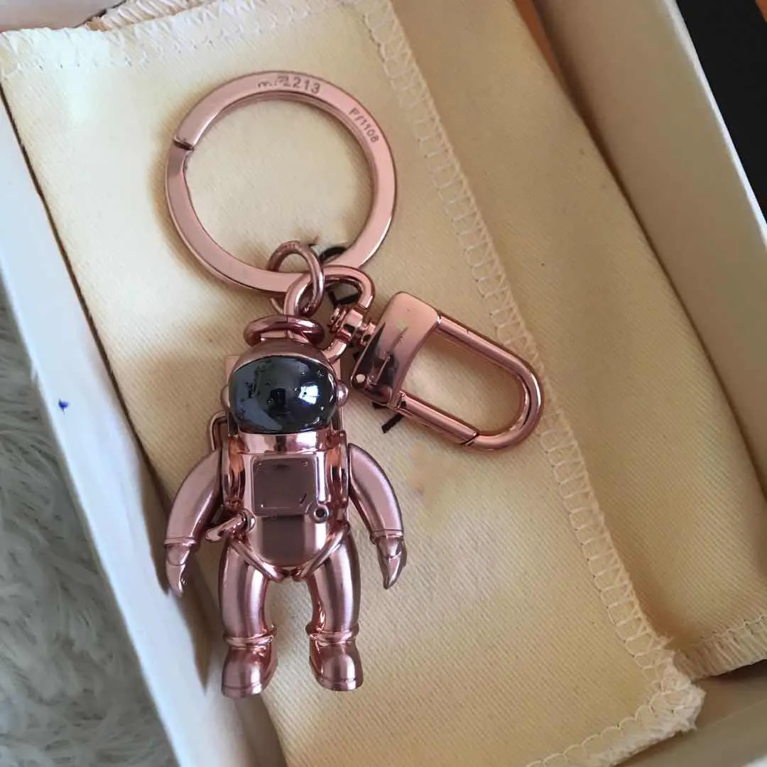 Nyutformad astronautnyckelring Tillbehör Design Key Ring Solid Metal Car Key Ring Present Box Packaging316y