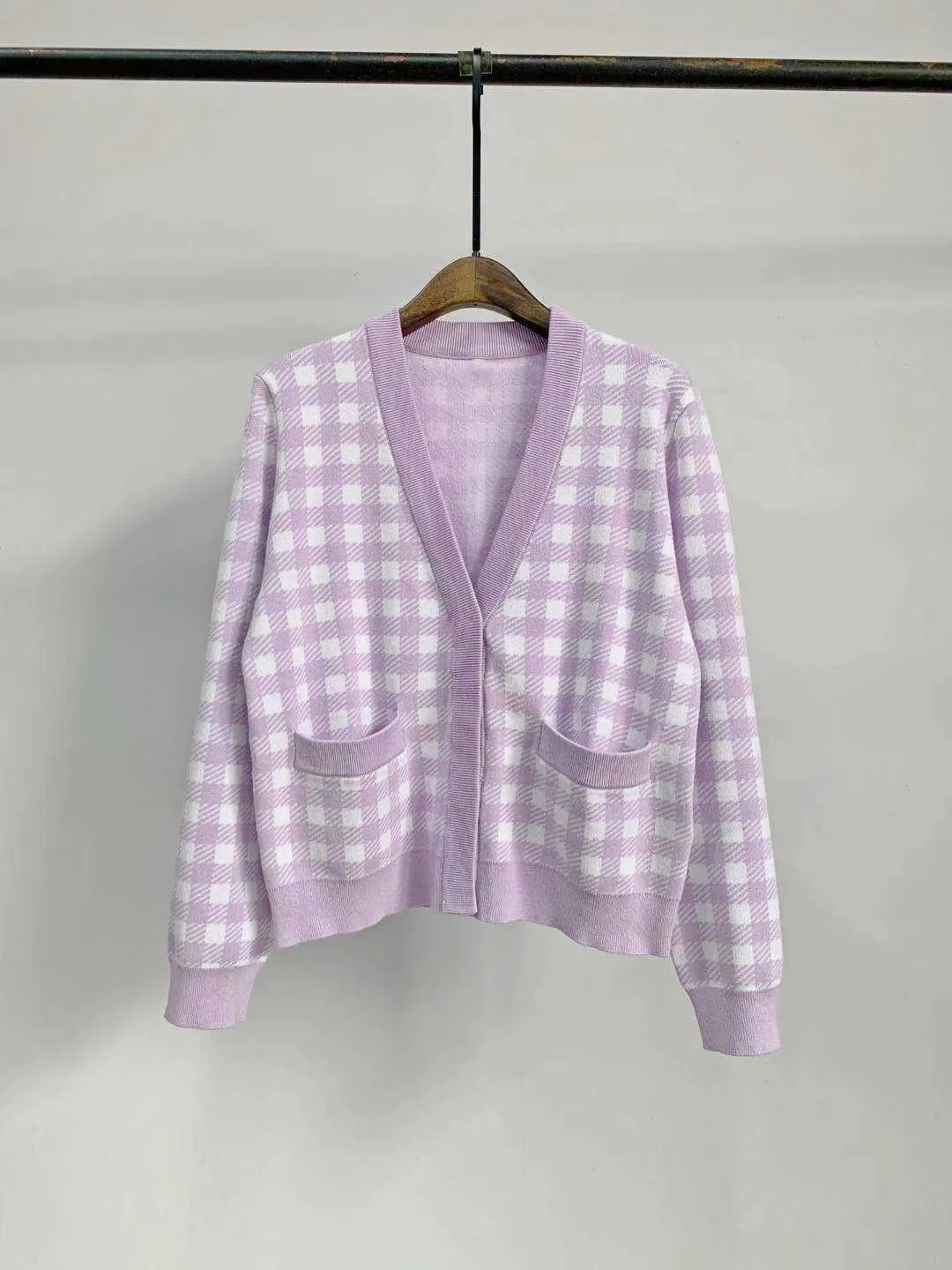 2021 Lente Lange Mouw V-hals Lavendel Plaid Gebreide Beelden Korte Cardigan Sweaters Damesmode Jas J23161137