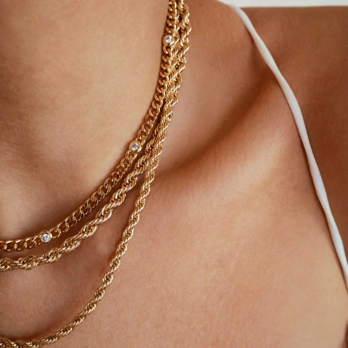 3 mm breedte dunne gewone Cubaanse linkketen 4 mm bezel CZ European Women Gold Color Chain Choker Necklace Valentijnsdag Gift3561055