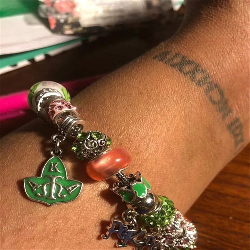 AKA kralen Sorority bedelarmband roze en groen glas kralen armband cadeau voor Soror vrouwen Aka Spira Wrap sieraden K2265Y