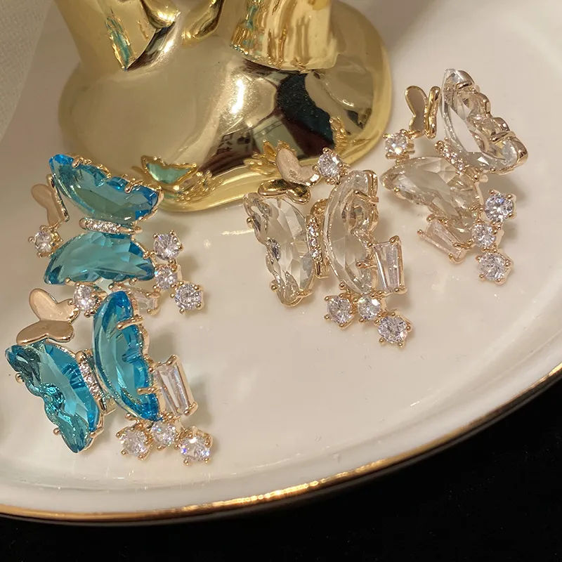 Pretty 3D Glass Crystal Transparent Butterfly Diamond Zirconia örhängen Fashion Designer Studörhängen för Woman Girls S925 Silver285e