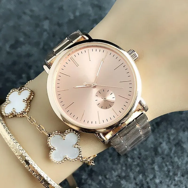 Montre-bracelet de marque de mode pour féminin drapeau style style steel métal bande de quartz montres décontracté concepteur confortable cadeau convenable cadeau de charme