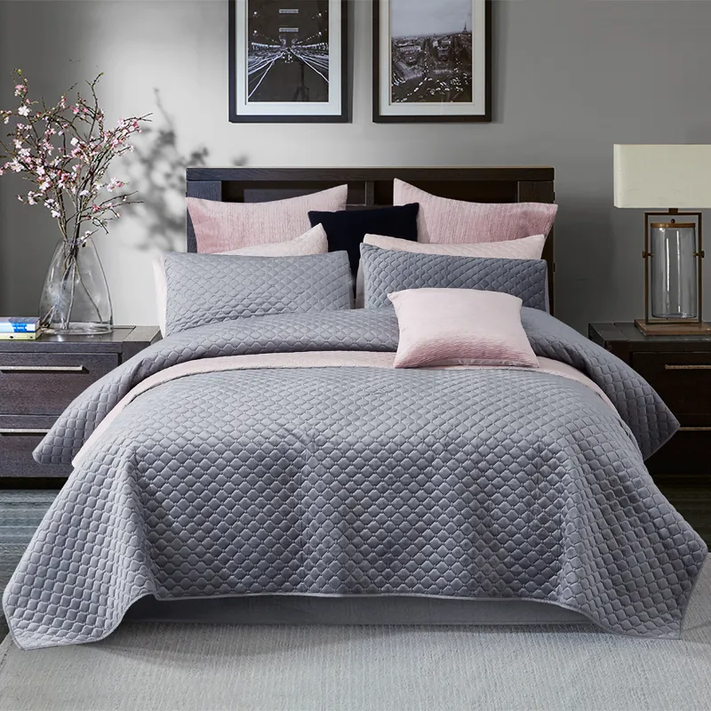 PHF Beauty Bed Covers And Bedspreads Velvet Queen King Bedding Set Luxury Soft Lightweight Quilt Cover Grey Pink Silver 201128