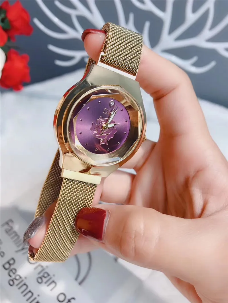 Modemärke Kvinnor Girl Rose Flower Style Metal Steel Band Magnetic Buckle Style Quartz Wrist Watch DI09236C