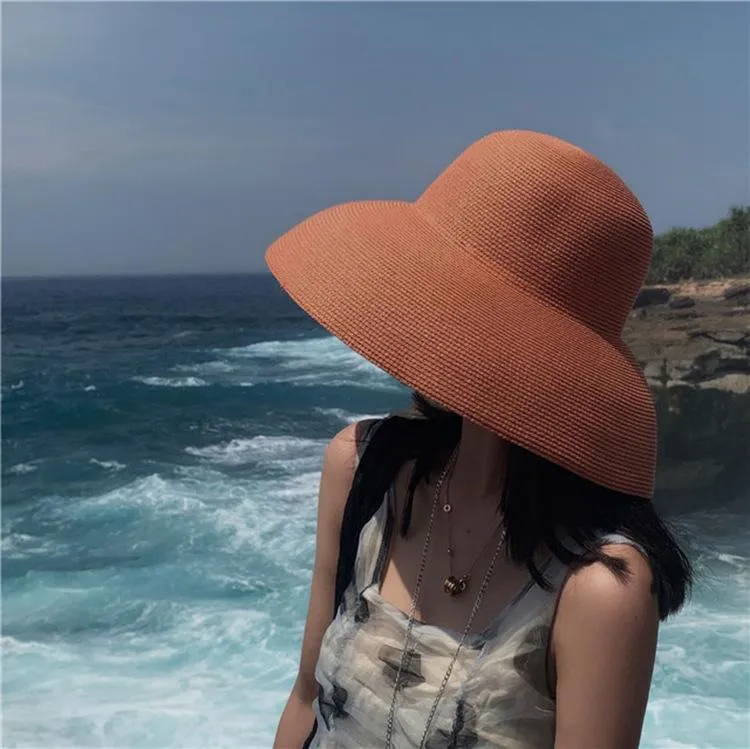 Hepburn Straw Hat Batık Modelleme Aracı Çan şeklindeki Büyük Kötü Şapka Vintage Bility Turist Plajı Atmosferi194L