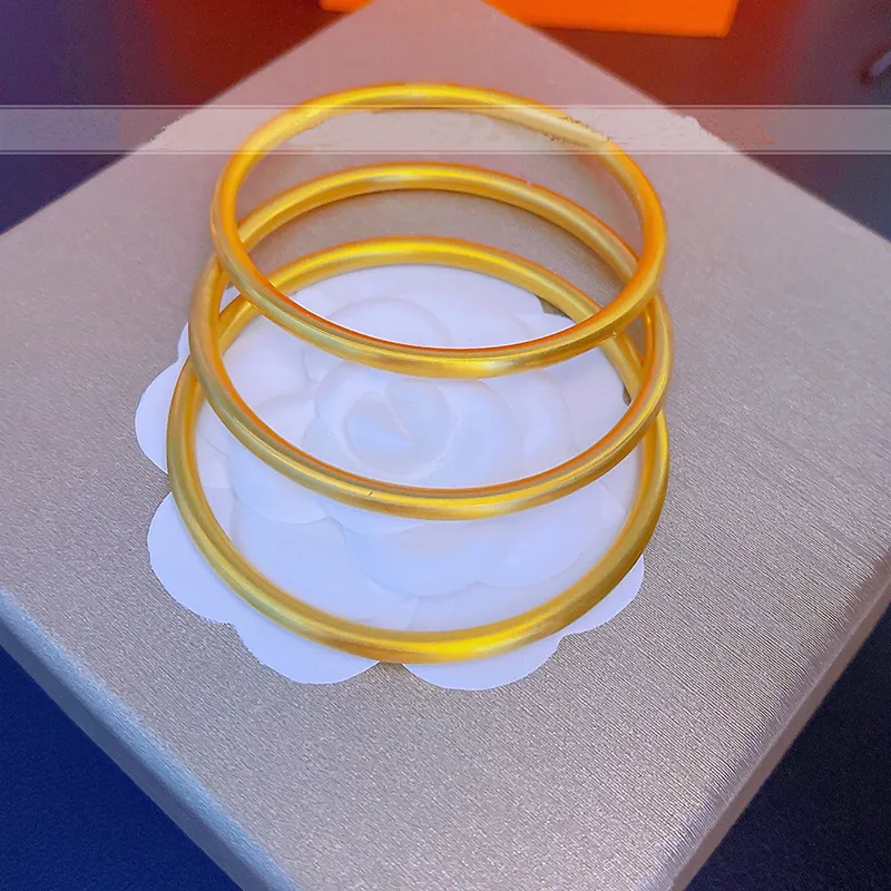 Takı Pürüzsüz Bangles Bilezikler 4mm Titanyum Çelik Parlak 14K Altın Kaplama Bileklik Kadınlar ve Teen290F