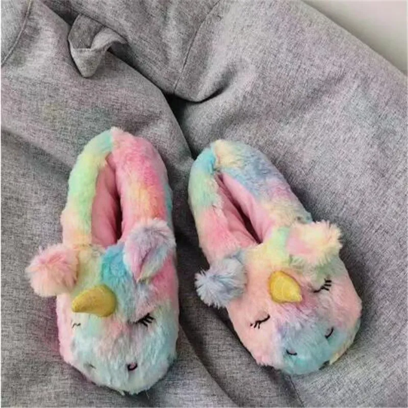 Kvinnors Vinter Bomull Skor Söt Tecknad Unicorn Tofflor Casual Warm House Skor Ladies Plush Slides Kvinna Furry Flip Flops X1020