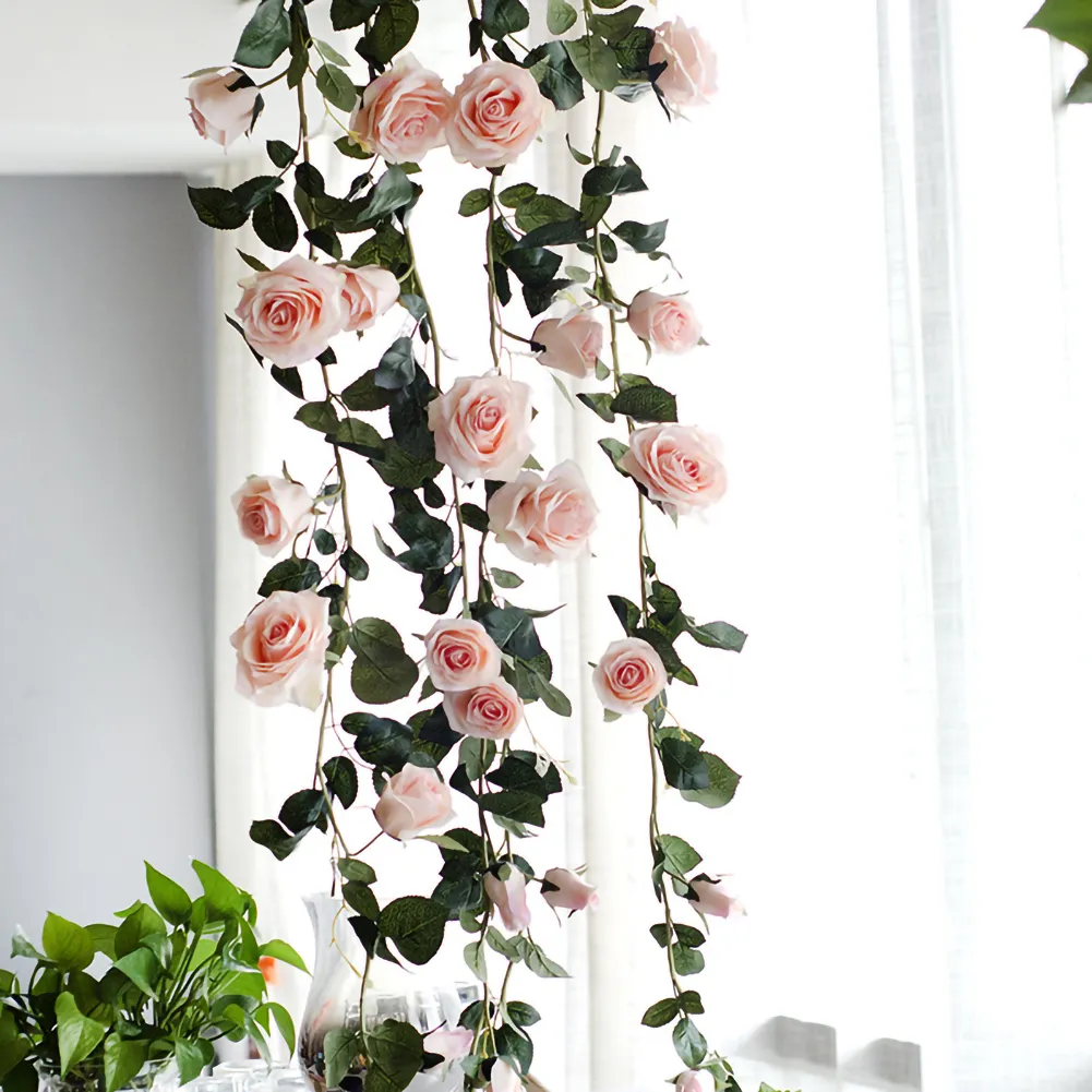 Red Róży Sztuczne Róże Kwiaty Wall Rattan String Winorośl Z Zielonymi Liśćmi Wisząca Ściana Girlanda Dla Domu Ślub Ogród Decor Y0104