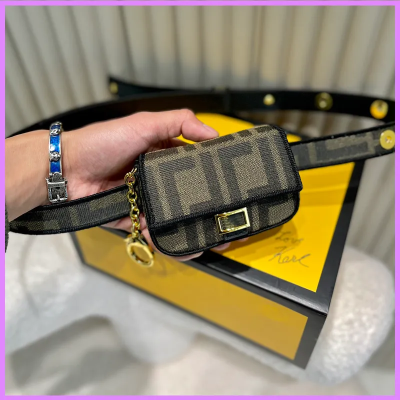 Luxury Designer Waist Bags Women Mens Pocket With Chain Letters Pockets Street Fashion Coin Purse Bag Pockets D223114F202k