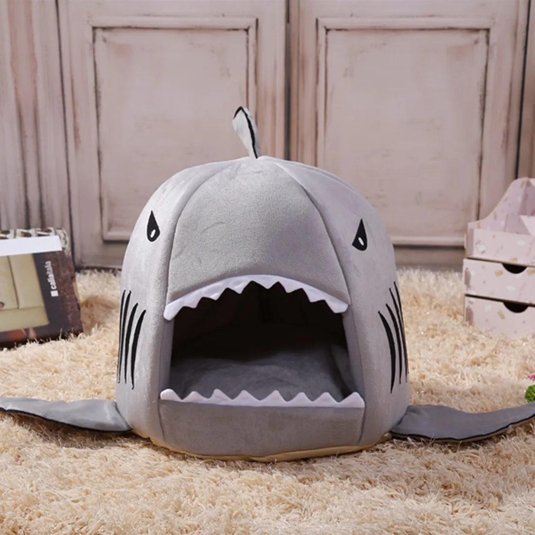 Soft Shark Pet Dog Cat Kennel House Tente Doggy Winter Coussin chaud Panier Animal Bed Cave Fournitures pour animaux de compagnie LJ201203