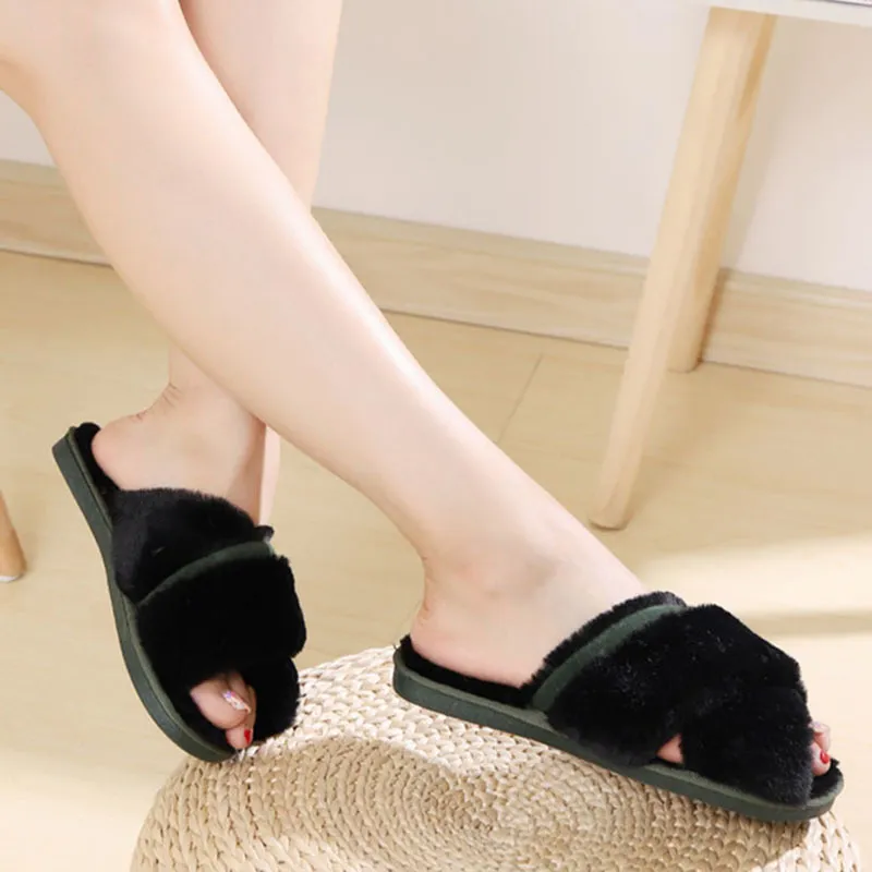 SWQZVT Furry slippers women 2020 new cross faux fur indoor bedroom ladies slippers non-slip plush winter sleepers women shoes (14)