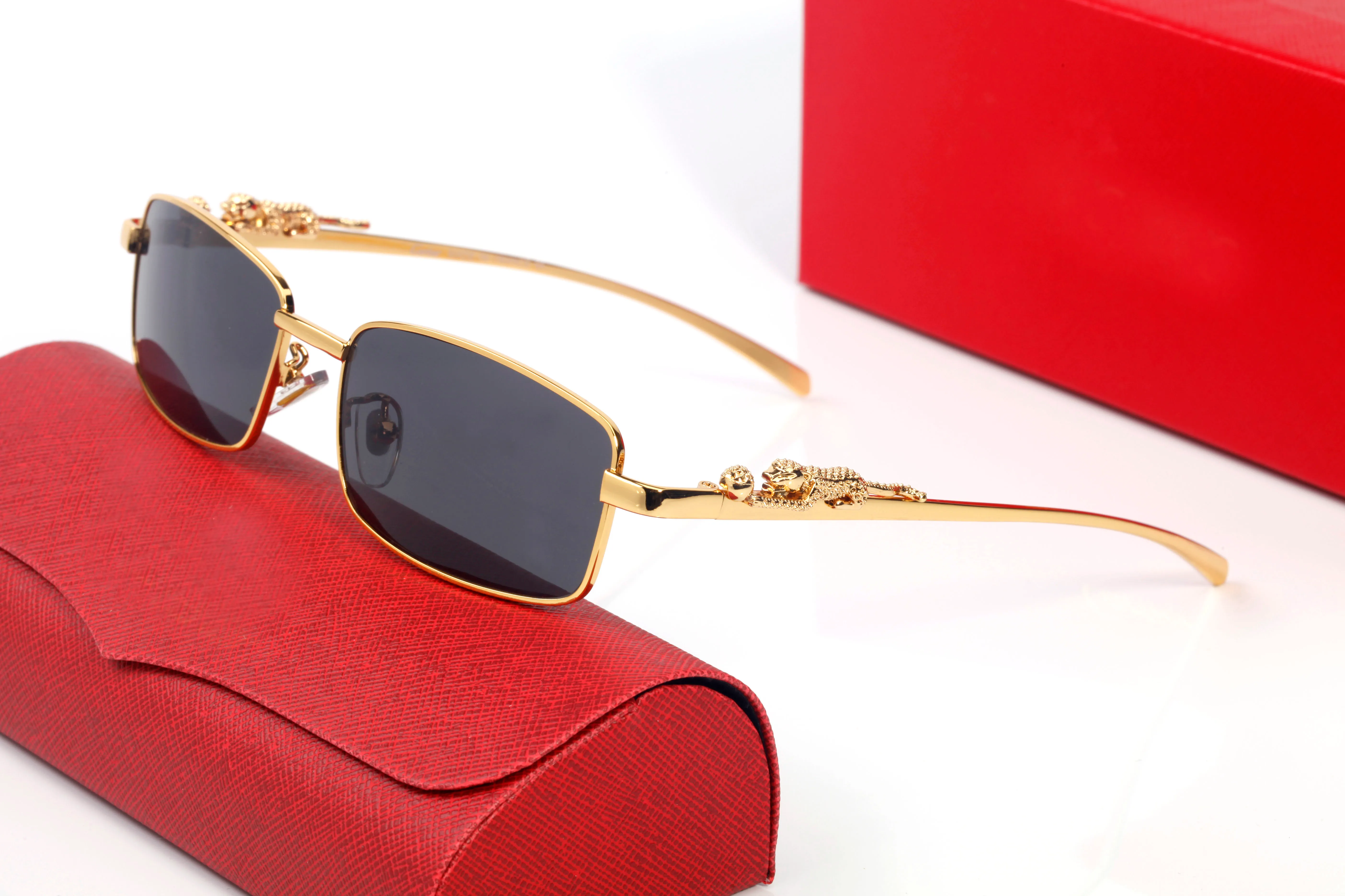 Runda designer solglasögon för kvinnor Gold Metal Panther Frame Design Solglasögon Mens Black Brown Transparent Lens Glasses Eyegl299j