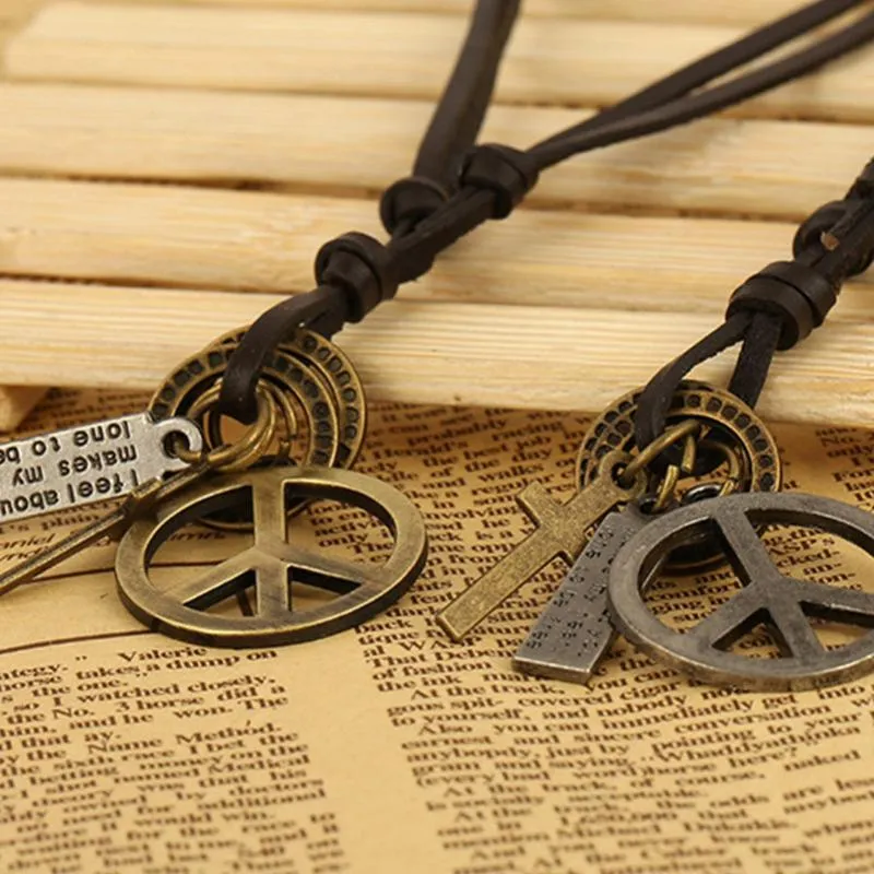 Pendanthalsband Boho Gypsy Hippie Punk Cow Leather Eloy Vintage Peace Sign Cross Graved Loop Tag Charms Wrap Justera unisex NE2281